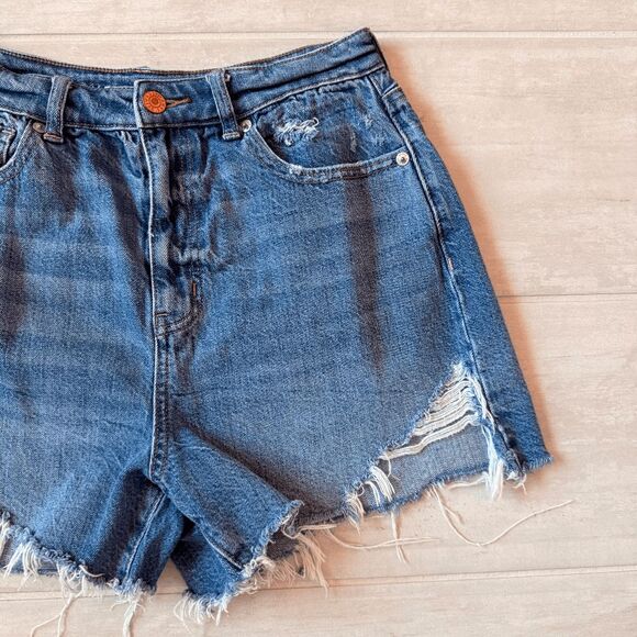 American Eagle Comfort Stretch Waistband Highest Rise Mom Short Distressed Denim - Picture 9 of 11